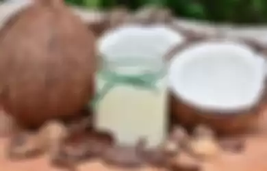 Iseng Rutin Minum Air Kelapa Saat Perut Kosong, Wanita ini Shock Lihat Apa yang Terjadi Pada Tubuhnya, Sungguh Luar Biasa!