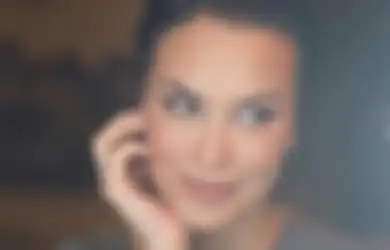 Pernah Penasaran Mengapa Sophia Latjuba Selalu Terlihat Awet Muda di Kepala Empat? Rupanya Artis yang Pernah Santer Diisukan Rebut Suami Orang Tersebut Menjaga Kesehatan Dengan Lakukan Olahraga Ini, Bisa Ditiru