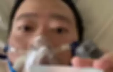 Dr Li memposting foto dirinya yang tengah dalam perawatan setelah terinfeksi virus Corona. Ia memposting foto pada 31 Januari 2020, sehari setelah ia dinyatakan terinfeksi virus Corona 