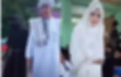 Viral Video Perempuan Bercadar Ini Antar Suaminya Menikah Kedua Kali, Alasannya Rela Dipoligami Tak Disangka-sangka