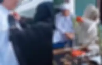 Viral Video Seorang Istri Ikhlas Antar Suaminya Menikah Lagi. 