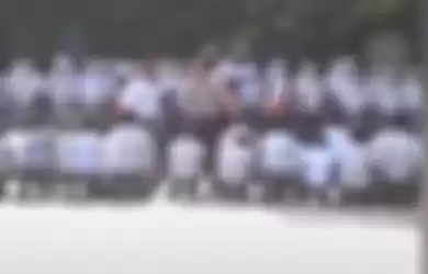 Video Viral Guru SMA di Bekasi Pukuli Siswa yang Dateng Telat