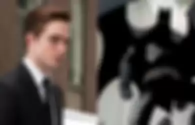 Nampak Garang di Camera Test, Batman Versi Robert Pattinson Banjir Pujian dari Penggemar!