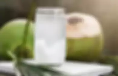 Lebih Baik dari Obat! Rutin Minum Air Kelapa 7 Hari Berturut-turut, Hal Luar Biasa Ini Bakal Terjadi pada Tubuh!