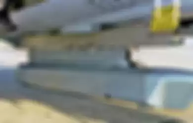 Pod penargetan ASTAC yang bisa digunakan memandu rudal nuklir dari Mirage 2000