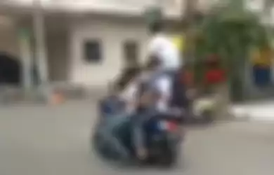 Kelima pelajar yang viral karena mengendarai sepeda motor bonceng lima.
