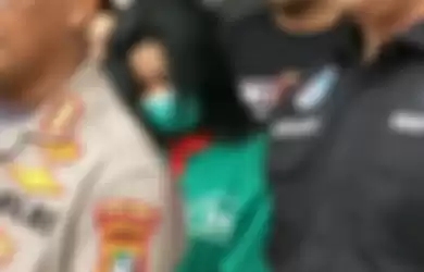  Vitalia Sesha (baju hijau) dalam jumpa pers kasus narkobanya di Polres Metro Jakarta Barat, Kamis (26/2/2020).