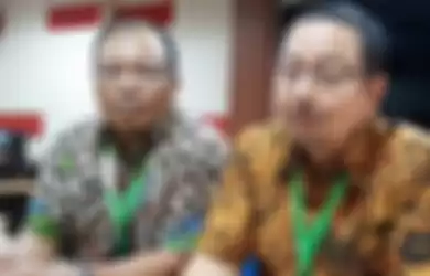 Direktur Medik dan Keperawatan RSUP Kariadi Semarang Agoes Oerip Poerwoko (kanan) dan Kepala Bidang Pelayanan Medik RSUP Kariadi Semarang Nurdopo Baskoro di RSUP Kariadi Semarang, Selasa (25/2/2020).