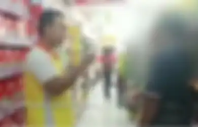 Pria Ini Kepergok Mencuri Susu di Minimarket, Tapi Polisi yang Menangkapnya Justru Terenyuh dengan Kisahnya dan Malah Memberinya Hadiah, Ganjar Pranowo Sampai Turun Tangan