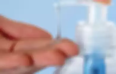 Berikut 4 Rekomendasi Hand Sanitizer yang Memiliki Kandungan Alkohol 70% Sesuai dengan Anjuran Untuk Mencegah Corona (ilustrasi hand sanitizer)