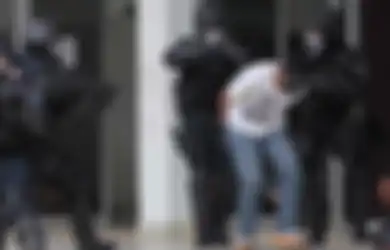 Densus 88 Tangkap 5 Orang Terduga Teroris di Batang Jateng, Satu Orang Tewas Tertembak hingga Ditemukan Cairan Kimia dan Barang Bukti Lain, Begini Kronologinya