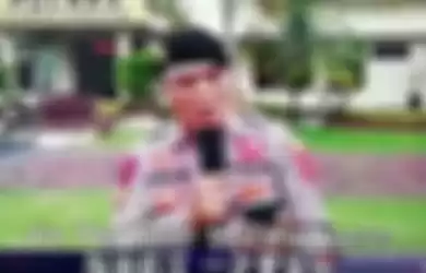 Tangkapan layar anggota Polres Sarolangun menyanyikan Jiayou Wuhan