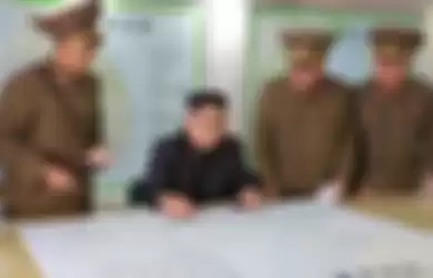 Kim Jong Un bersama perwira tinggi militer Korea Utara