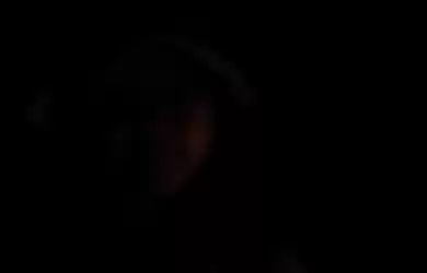 Hasil foto Ultra Night Selfie dari kamera Oppo Reno 3.