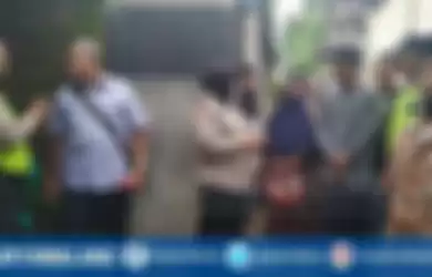 Polisi mendatangi lokasi pasutri di Malang bunuh diri bersama 