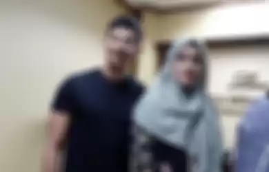 Sonny Septian dan istrinya, Fairuz A Rafiq, saat ditemui Grid.ID di kawasan Kuningan, Jakarta Selatan, pada Jumat (13/3/2020).