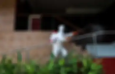 Cegah Virus Corona, Sejumlah Gedung Lakukan Penyemprotan Disinfektan, Ini Fungsi dan Efek Samping Cairan Disinfektan