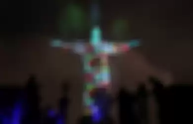 Patung Kristus Penebus di Brasil