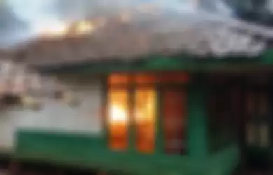 Pemuda di Cianjur ngamuk dan bakar rumah orang tuanya pada Kamis (02/04/2020)  