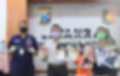 Mami Lisa, Wanita dari Kota Kecil Pinggir Surabaya Ini Hebohkan Polisi Gegara Miliki 600 Cewek Panggilan Dengan Tarif Capai Rp 25 Juta di Kota-kota Besar Seperti Jakarta Bandung