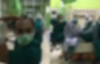 Para tenaga medis menghibur diri di tengah menangani virus corona