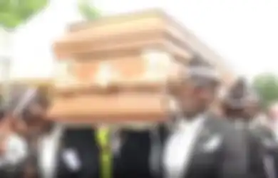 Viral Video Pembawa Peti Jenazah Sambil Menari di Ghana, Pesta Pora Kematian Ini Bahkan Bisa Habiskan Biaya Ratusan Juta