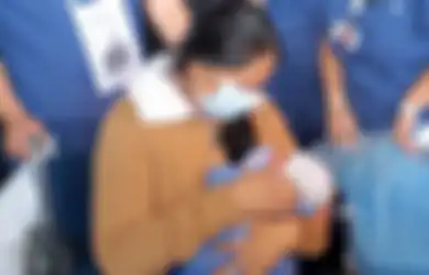 Dokter Sampai Menangis, Pasien Corona yang Melahirkan Bayinya dalam Kondisi Kritis Akhirnya Bertemu dengan Bayinya untuk Pertama Kali Setelah Pulih