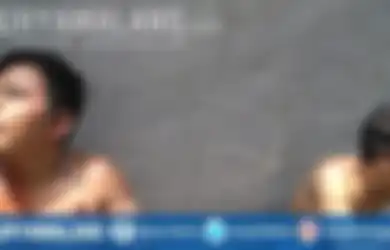 Wajah Garang dan Brutal Berangsur Hilang, Kejam saat Mencuri Hp Milik Cewek, Dua Pria Ini Menangis di Pinggir Selokan Hanya Berbalutkan Celana Dalam