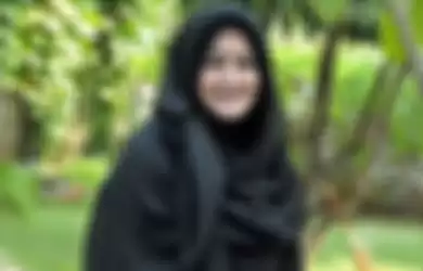 Istri mendiang Ustaz Jeffry Al Buchori alias Uje, Umi Pipik