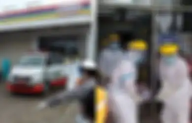 Tak Ada Kendaraan untuk Mudik, Perempuan Ini Nekat Pulang Kampung Berjalan Kaki Jombang - Pati, Akhirnya Pingsan Ditengah Jalan