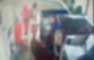 Viral video petugas SPBU wanita ditampar sopir mobil pikap tapi malah iba pada pelaku.