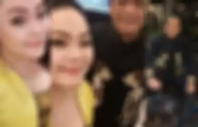 Yan Vellia bersama Didi Kempot