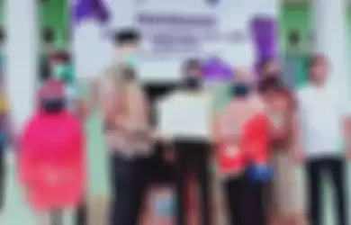 Bupati Markus serahkan BLT Dana Desa untuk warga desa Terentang Kecamatan Kelapa