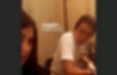 Syahrini juga rajin memajang video atau foto kemesraannya bersama sang suami, Reino Barack.