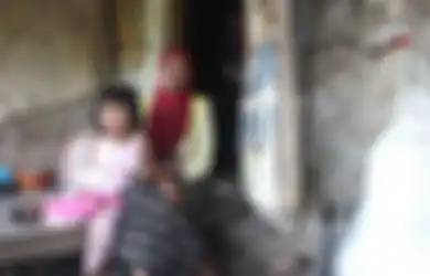 Sulit Ekonomi, Mak I'ah Jual Rumah dan Tinggal di Gubuk Sawah dengan Cucu 5 Tahun dengan Hanya Mempunyai Kasur Lepek dan Perabotan Seadanya