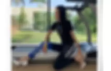Vera Wang di atas treadmill