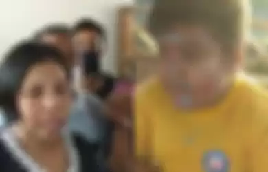 Makin Bikin Netizen Terenyuh oleh Tingkahnya, Rizal Bocah Penjual Gorengan Minta Video Viral Waktu Ia Dibully Dihapus Lantaran Tak Ingin sang Ibu Bersedih: Jangan Kasih Lihat Mamaku...