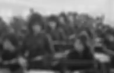 Dari Tentara Cantik Yunani anti-Nazi di Perang Dunia II Sampai Milisi Kurdi di Suriah yang Bikin ISIS Takut, Ini Dia Sederet Wanita Tangguh nan Cantik dalam Pertempuran
