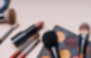 Ahli Kulit Peringatkan Orang-orang dalam Menggunakan Alat Make-up, Benda yang Sangat Dekat dengan Para Wanita Ini Disebut Berpotensi Jadi Sarana Penularan Virus Corona