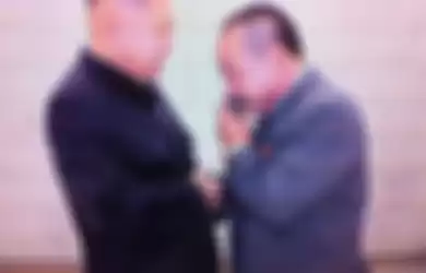 Kim Jong-Un bertemu dengan Kenji Fujimoto, momen haru pun terjadi.