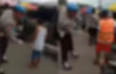 Viral Video, Aksi Arogansi Oknum Polisi di Ambon Maluku Pukuli Warga yang Tak Gunakan Masker dengan Tongkat Rotan, Intip Faktanya