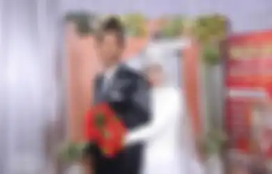 Menggegerkan, 'Mbah Gambreng' 65 Tahun Ini Nikahi Anak Angkatnya Pemuda yang Baru Berusia 24 Tahun: 'Senang Sama Senang, Mau Apa Lagi'