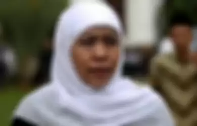 Gubenur Jawa Timur Khofifah Indah Parawansa berat hati menghentikan PSBB di Surabaya Raya