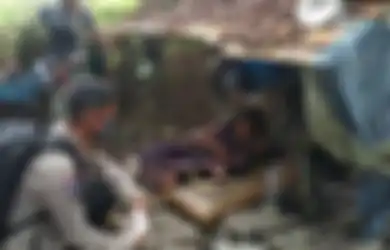 Memilukan, Seorang Pemulung Ditemukan dalam Keadaan Pucat dan Lemas Sementara Tali Pusar Bayinya Masih Menempel, Begini Nasibnya Usai Melahirkan di Gubuk Kardus