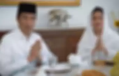 Presiden Joko Widodo dan Ibu Negara Iriana mengucapkan selamat hari raya Idul Fitri 1 Syawal 1441 Hijriah yang jatuh bertepatan pada Minggu (24/5/2020). (Biro Pers Sekretariat Presiden) 