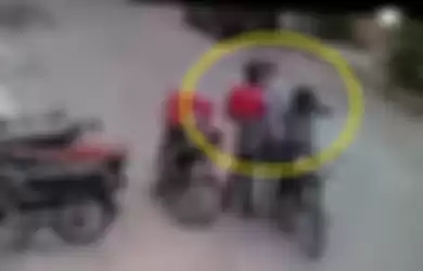 Rekaman CCTV dua pencuri di Pakistan yang viral.