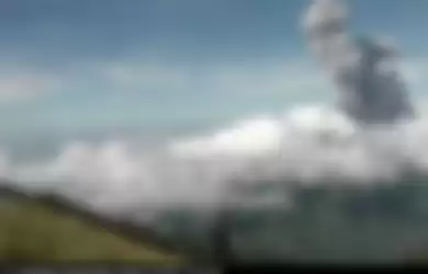 Gunung Merapi meletus pada 21 Juni 2020 pukul 09.13 WIB.