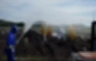 Hampir Memakamkan Salah Jenazah, Pemakaman dengan Protokol Covid-19 Diiringi Isak Tangis di Surabaya, Begini Ihwal Ceritanya