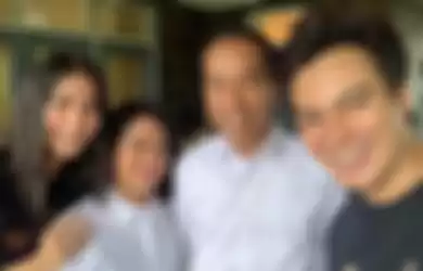 Baim Wong beberkan alasannya tutup kolom komentar saat unggah foto bareng Jokowi.