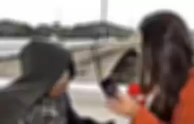 Momen saat reporter CNN Brasil ditodong pisau ketika liputan.